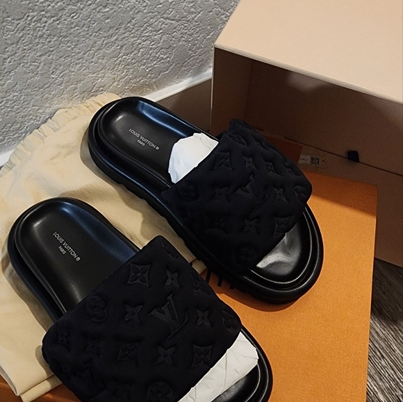 LV Pool Pillow Comfort Mule - Picture 7 of 7